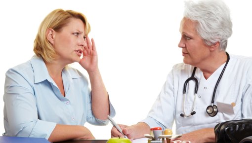 Foto von Patientin und Ärztin
